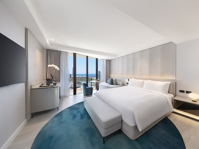 Ocean View Guest King Room at JW Marriott Gold Coast